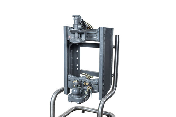 ANHÄNGESYSTEME IN METALLBEARBEITUNG